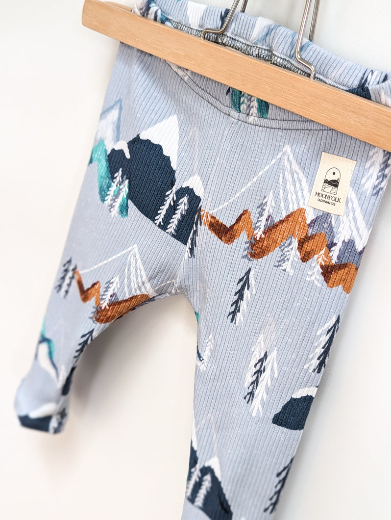 Mountains Ribbed Leggings