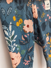 Load image into Gallery viewer, Evening Floral Ribbed Leggings