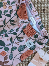 Load image into Gallery viewer, Vintage Floral Leggings