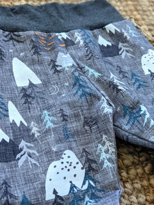 Mountains Cuffed Leggings